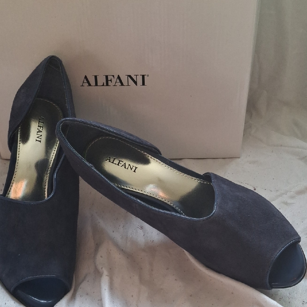 Alfani Women's Dark Gray Peep-Toe Flats